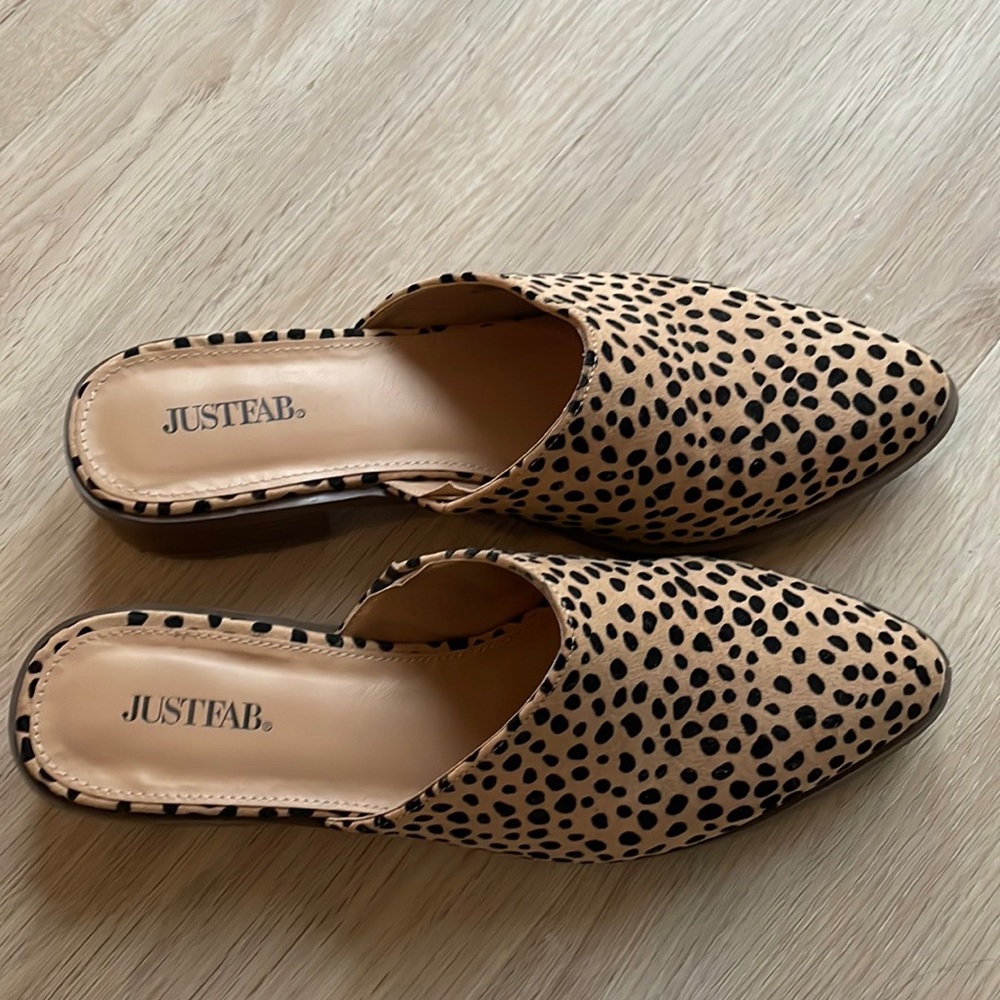 JustFab leopard print slides 7.5